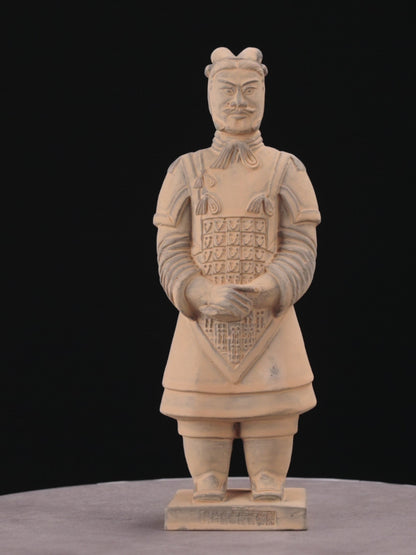 25CM General - CLAYARMY-Dynamic Sculpted Gesture: Dynamic view of the 25CM Terracotta Army General, capturing a dynamic sculpted gesture that adds movement and energy to the figurine.