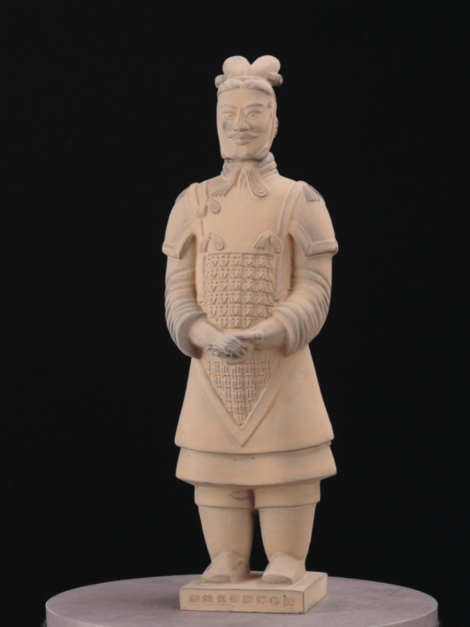 45CM General - CLAYARMY-Strategic Leadership Gaze: Close-up of the 45CM General's face, capturing a strategic leadership gaze and expressive facial features that define the figurine's character.