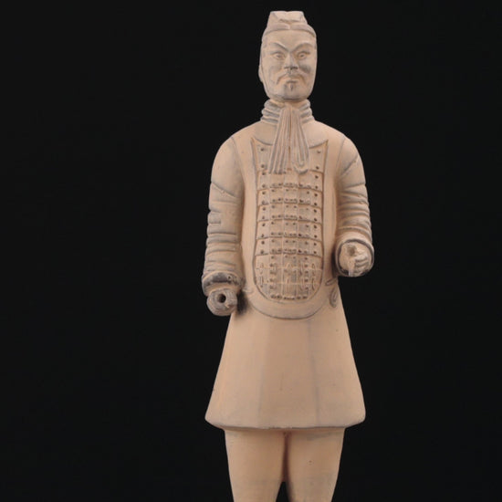 35CM Officier - CLAYARMY-Close-up shot capturing the facial expression and craftsmanship of the 35CM Officer.