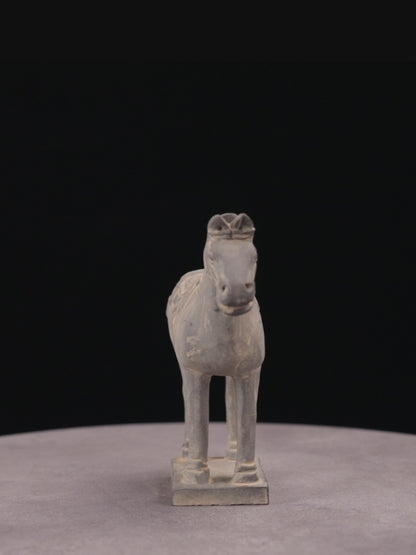 15CM Horse - CLAYARMY -Close-up of the strong and muscular legs, a hallmark of our 15CM Clayarmy Terracotta Horse.