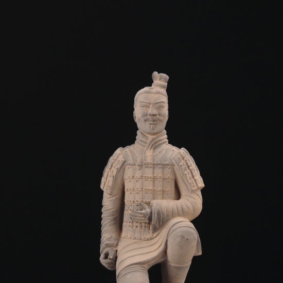 45CM Kneeling Archer - CLAYARMY-Zoomed-in view showcasing the hand-painted footwear and base details on the 45CM Kneeling Archer.