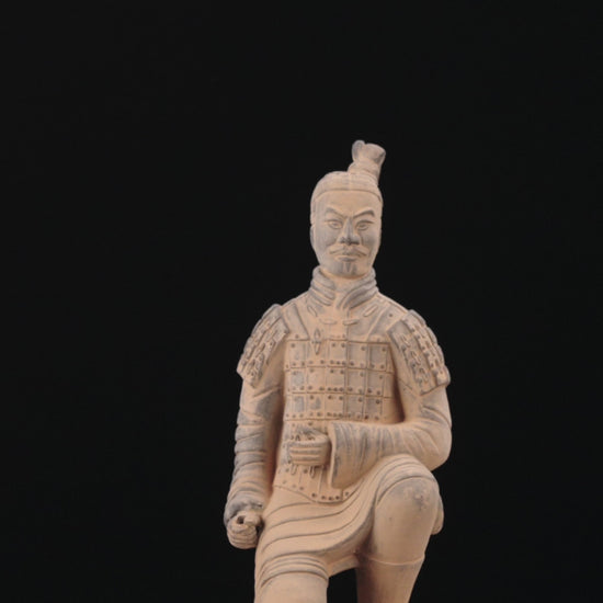 35CM Kneeling Archer - CLAYARMY-Overhead view emphasizing the isosceles triangle posture for stability on the 35CM Kneeling Archer.