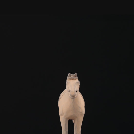 35CM Horse - CLAYARMY -Close-up of the hooves, revealing the meticulous attention to detail in our 35CM Clayarmy Terracotta Horse.