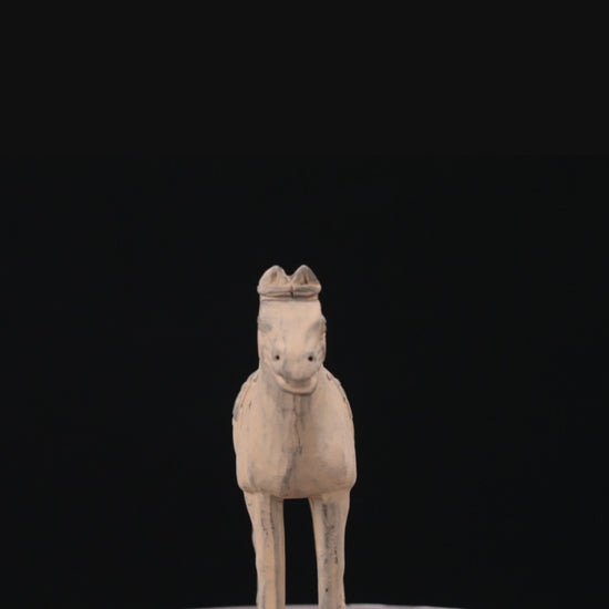 20CM Horse - CLAYARMY -Detailed shot showcasing the fine tail design and overall artistry of our 20CM Clayarmy Terracotta Horse.